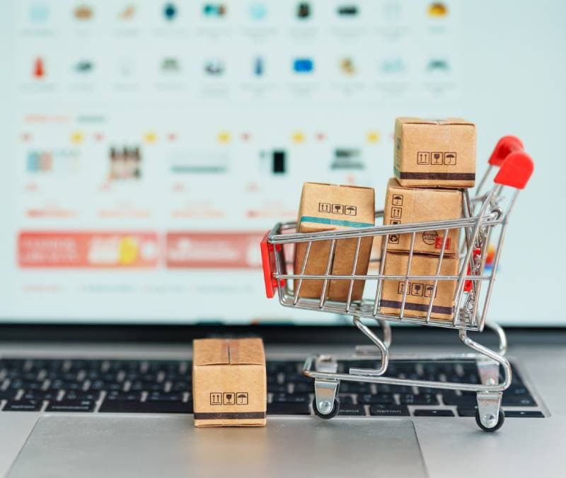 E-commerce fulfilment team